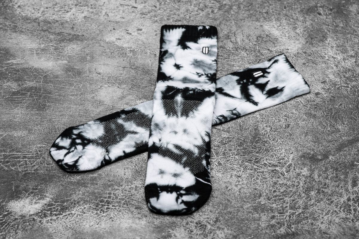 Nobull Crew Tie-Dye Men\'s Socks White Black | Australia (TW4603)